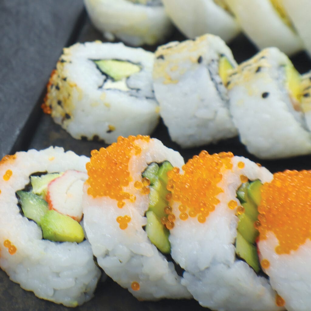 deliciosos rollos de sushi en bogota soy sushi restaurante de comica nikkei